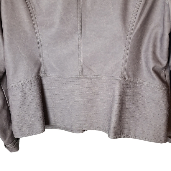 Cleo Petites Sz.L sleek classic corpcore polished zip up faux leather jacket - Picture 12 of 14